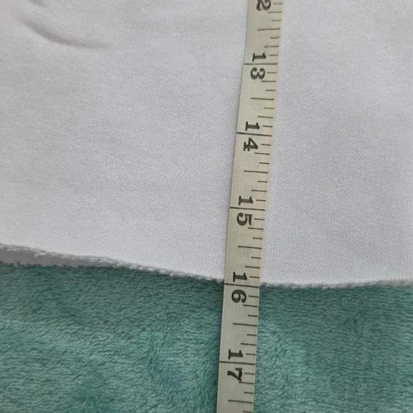 PRETTYLITTLETHING Classic/Basic White Sweater Cut-Top🧿 - Picture 8 of 11